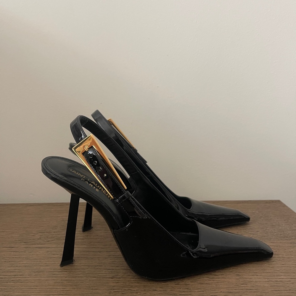 Saint Laurent Lee Black Patent Heels with Gold Accent size 39. Great condition.